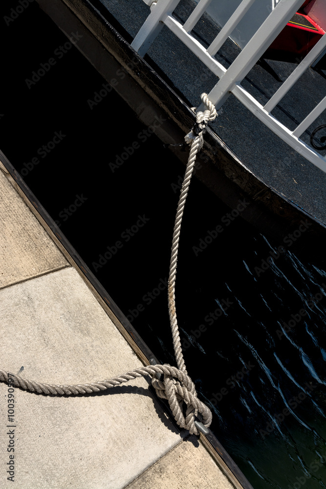 Fototapeta premium Salers knott on a boat doc
