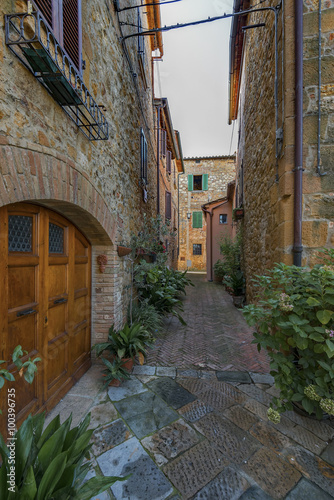 Picturesque corner of a quaint hill town in Italy, Pienza, Tuscany, Italy, UE © janmiko