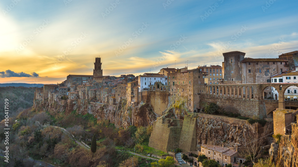 Obraz premium Panorama of the medieval town of Etruscan in Tuscany, Pitigliano