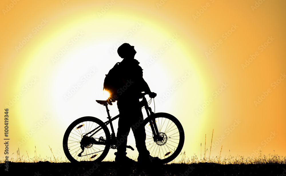 Obraz premium doğada bisiklet ile huzur