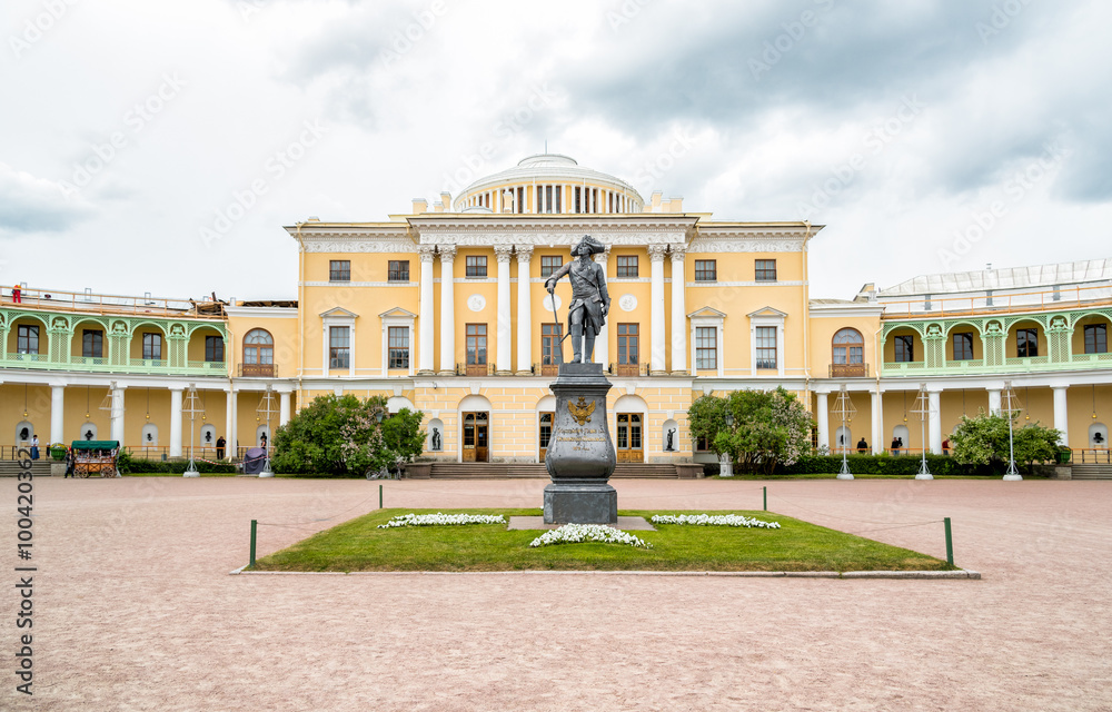 Naklejka premium Monument to Emperor Paul I on the square of Pavlovsk Palace, Saint Petersburg