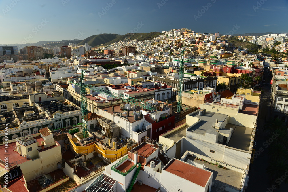 Las Palmas, Gran Canaria, Spain.   Rooftop views over the islands capital, viewed from Santa Anna Cathedrals tower.