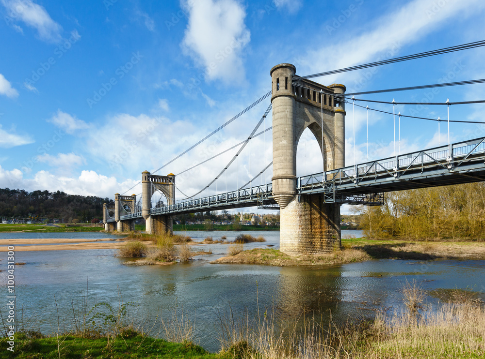Obraz premium Suspension Bridge in Langeais, France.