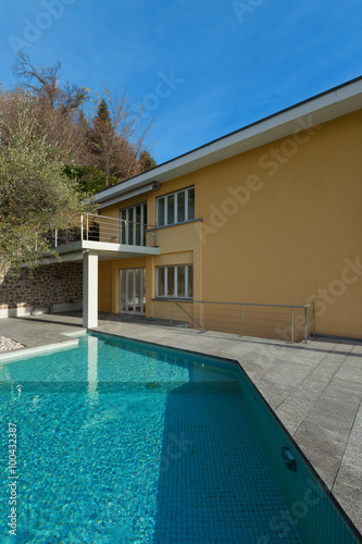 modern building with pool © alexandre zveiger