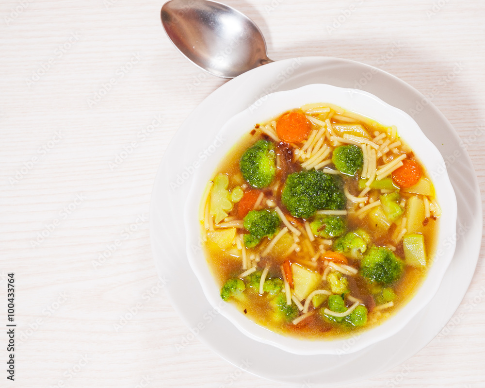 Fresh vegetable soup with noodles 