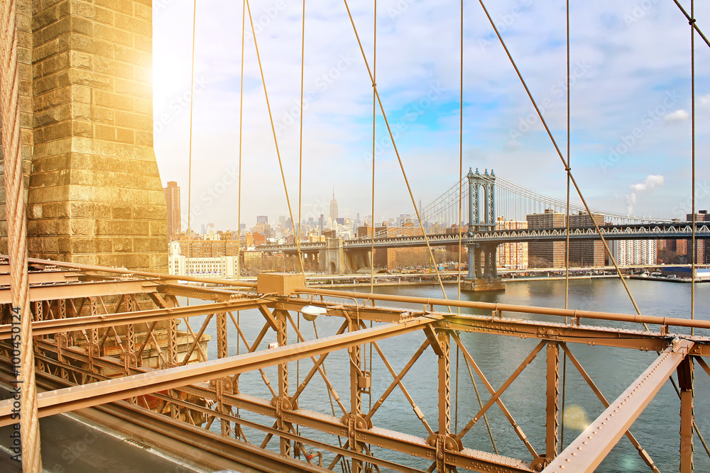 Εκτύπωση καμβά The Brooklyn Bridge and Manhattan at sunset, New York City