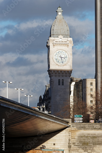 pont  Charles de Gaulle et gare de Lyon     Paris
