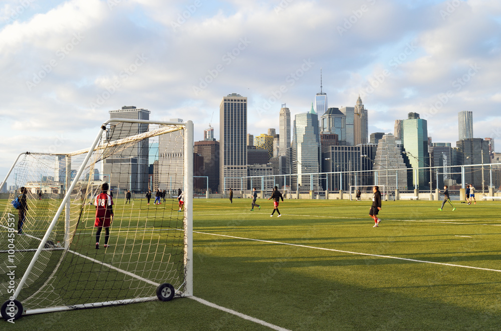 Obraz premium Sunday soccer in NYC.