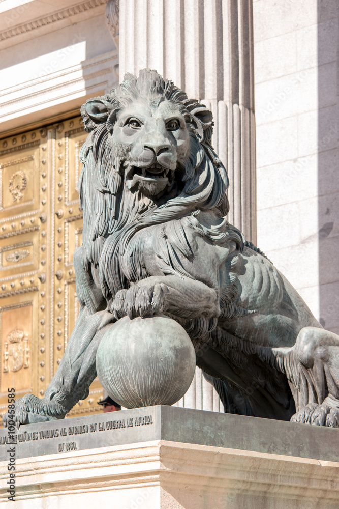 Sculpture lion congrès des députés à Madrid