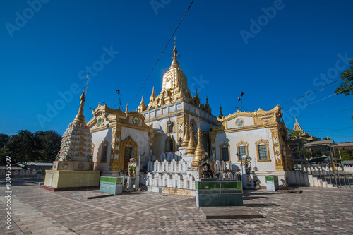 Myo Nan Pagoda, Loikaw, Myanmar photo