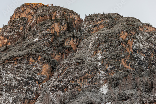 Cime del parco naturale delle Dolomiti di Fanes-Sennes-Braies. in inverno