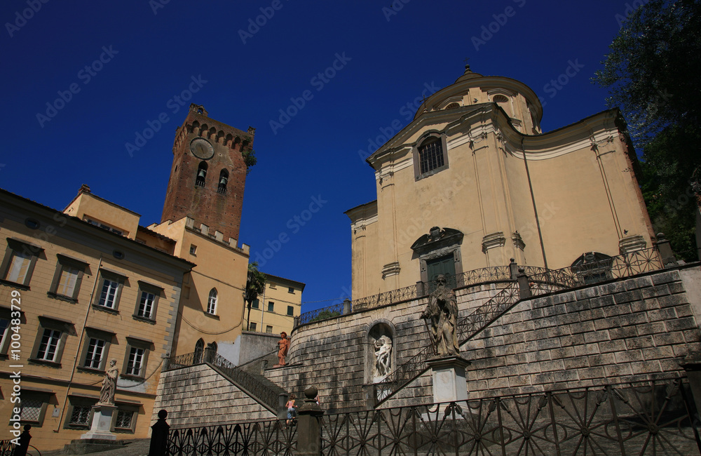Toscana,il paese di San Miniato,la chiesa.