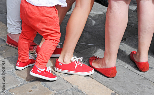  red shoes