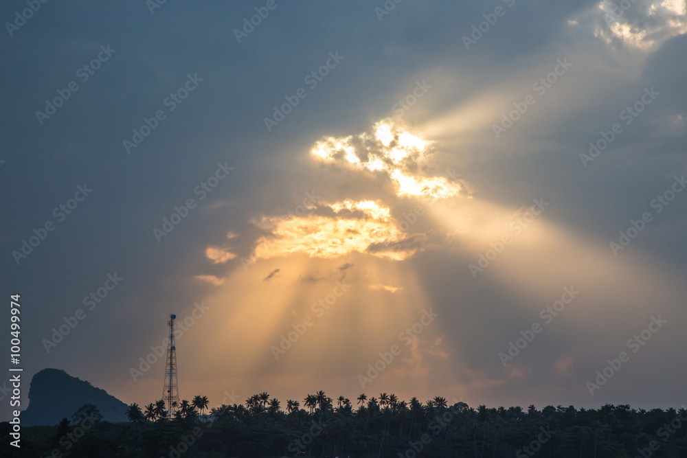 god rays in evening