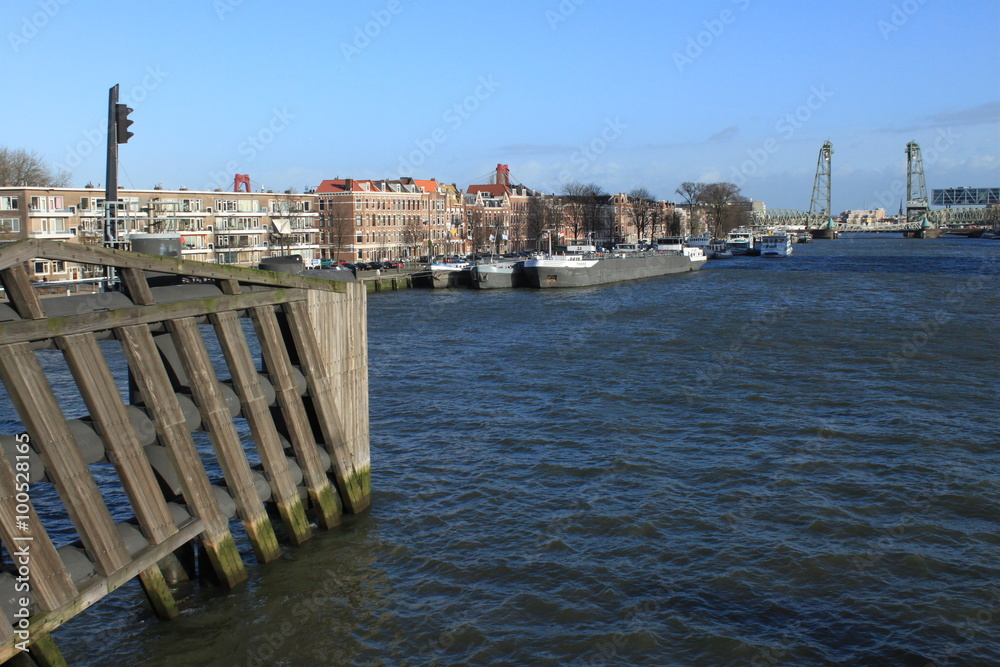 Obraz premium Rotterdam, Koningshaven mit Hubbrücke (De Hef) und Noordereiland