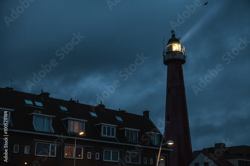 Tableau sur toile HAGUE, NETHERLANDS - OCTOBER 18: Hoge vuurtoren van IJmuiden Lighthouse