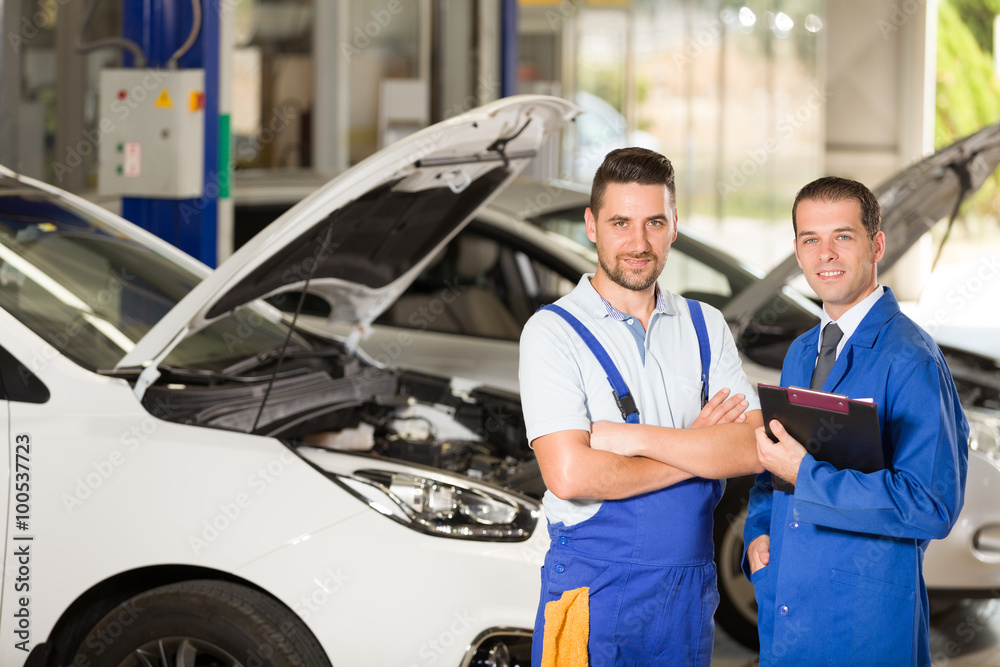 Auto mechanic and manager Auto mechanic and manager