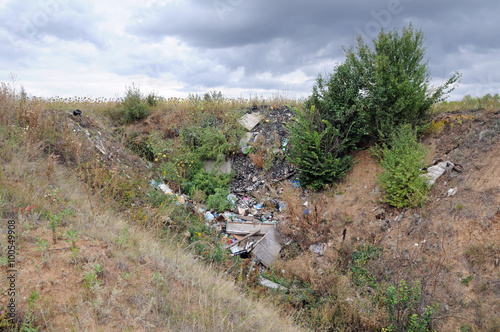 Schilderij op canvas Illegal dump of garbage