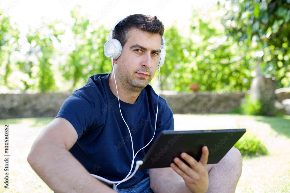 Fototapeta premium man with tablet