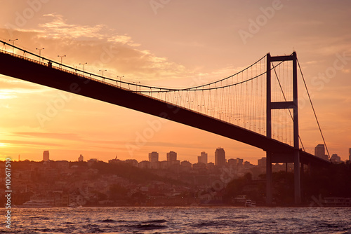 Stampa su Tela Bosphorus Bridge in Istanbul at sunset, Turkey