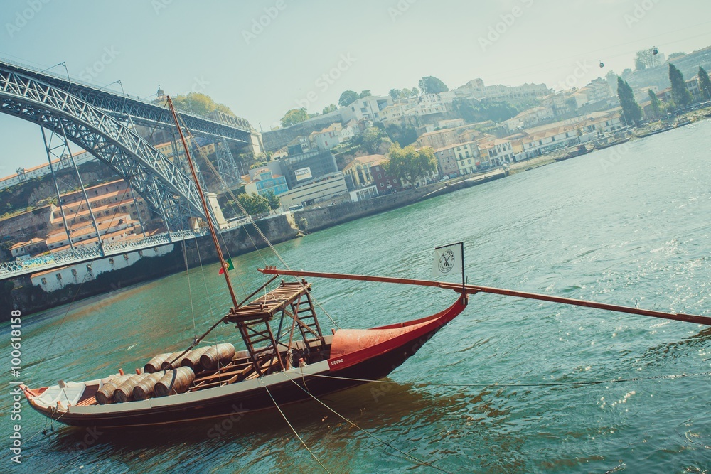 Naklejka premium Rabelo boat, wine transport on Douro river, Porto.