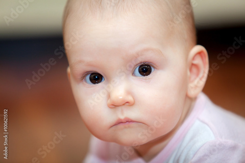Tableau sur toile Close-up of a small child who cries but does not scream