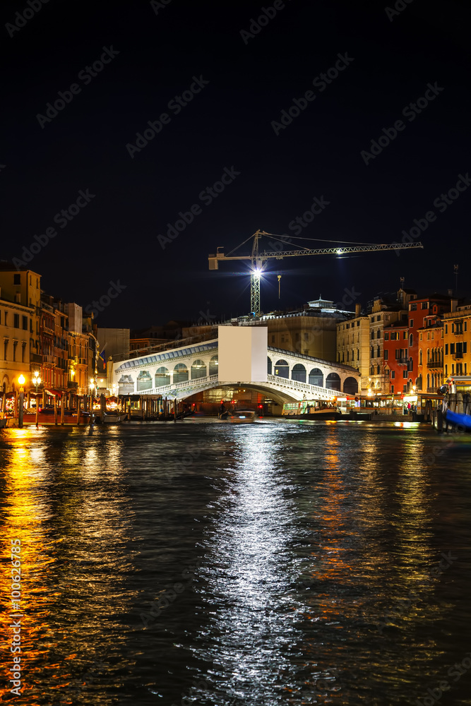 Rialto bridge (Ponte di Rialto) in Venice