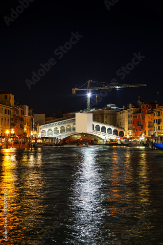 Obraz na płótnie Rialto bridge (Ponte di Rialto) in Venice w salonie