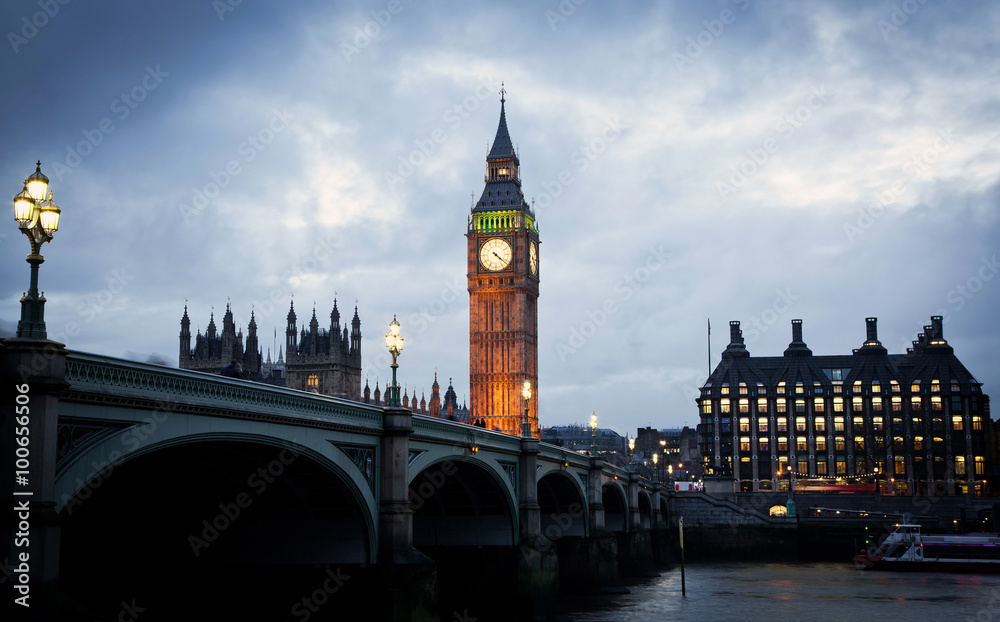 Big Ben Clock Tower and Parliament house at city of westminster,