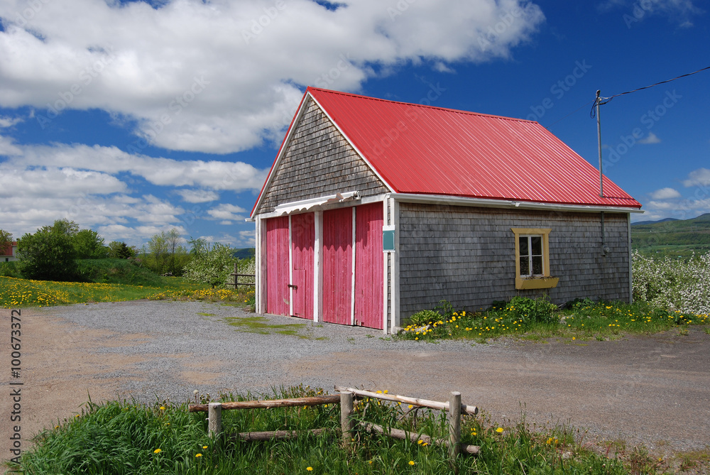 Fototapeta premium Roadside Apple Orchard Building