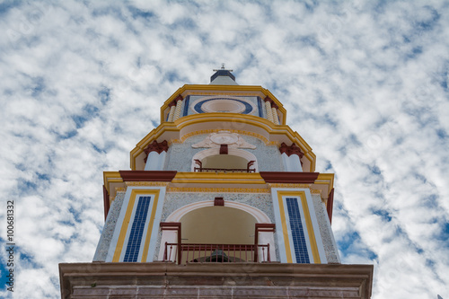 Fototapeta Naklejka Na Ścianę i Meble -  Basílica de Mascota Jalisco apuntando al cielo.