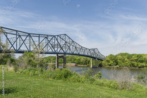 IL River Bridge