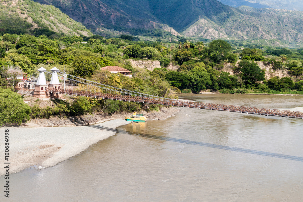 Fototapeta premium Puente de Occidente (Western Bridge) in Santa Fe de Antioquia, Colombia