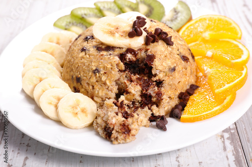 "bowl cake", oatmeal with fruit, egg and milk