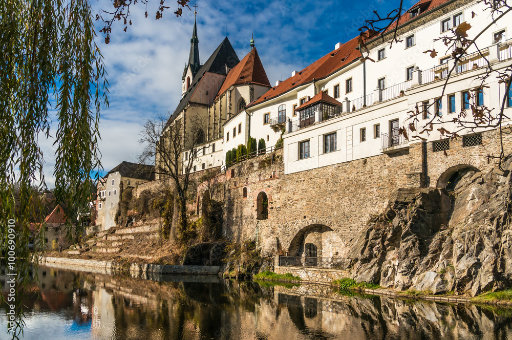 Fototapeta premium Beautiful view to castle and river Vltava in Cesky Krumlov