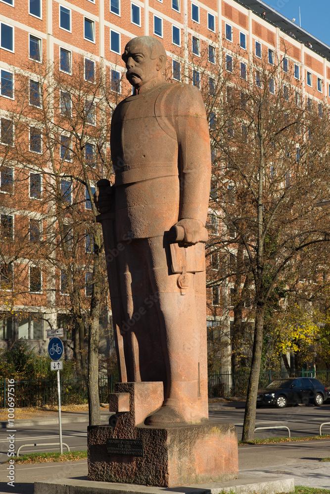 Statue des Otto von Bismack in München