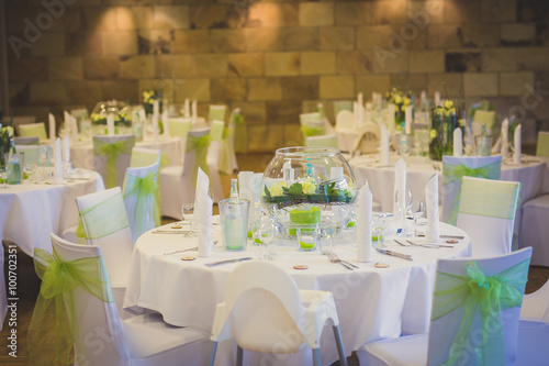 Tischdekoration auf einer Hochzeit