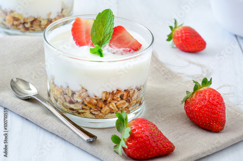 Yogurt with cereals and strawberries
