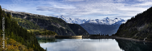 Der Stausee Lac Tseuzier im Oberwallis  Schweiz