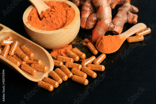 fresh turmeric with capsules