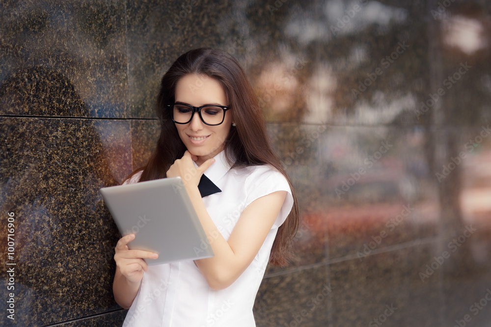 Fototapeta premium Elegant Woman Wearing Glasses with PC Tablet 
