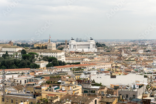 Stadt Rom, im Hintergrund Monumento Vittorio Emmanuele II