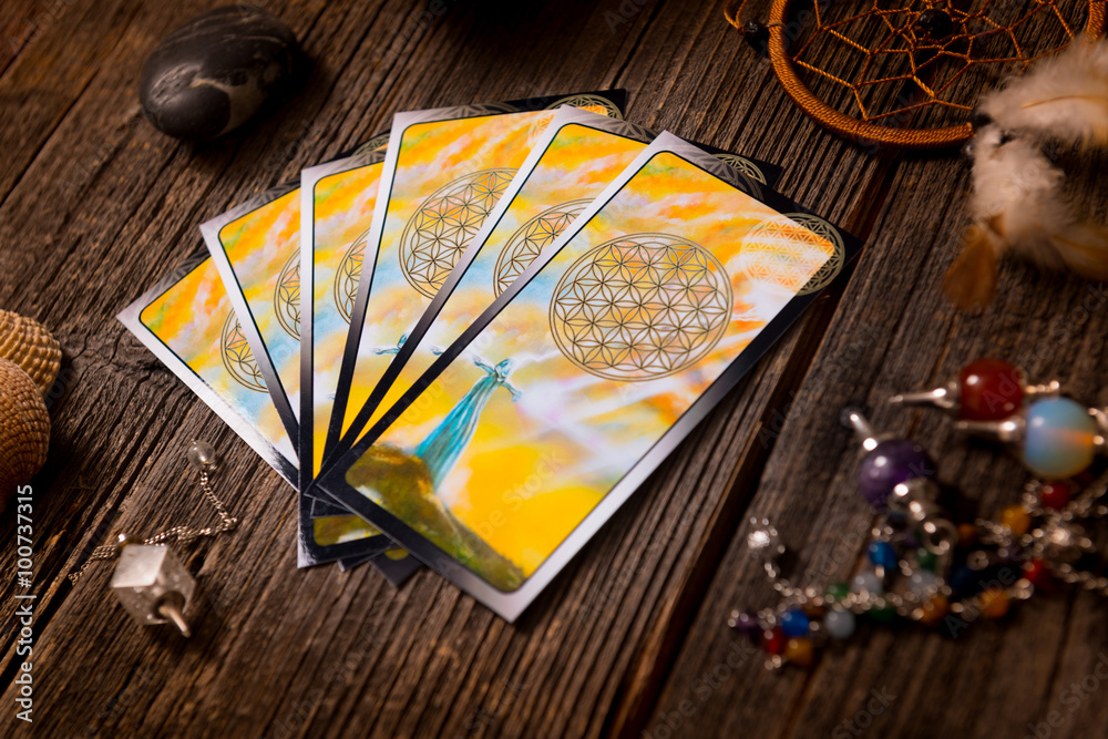 Fotografie Tarot cards and other accessories