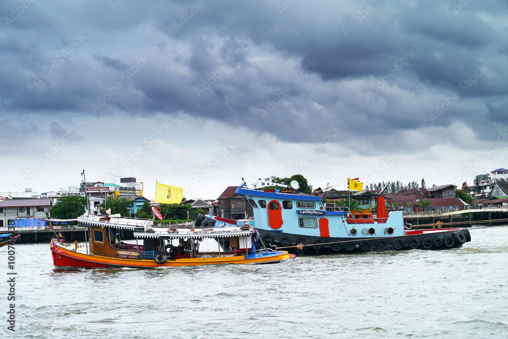 temple side river.