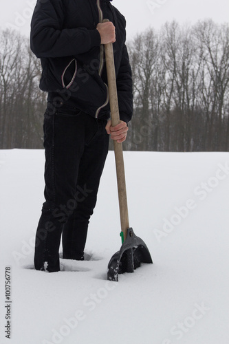 a guy with a shovel © nazarets