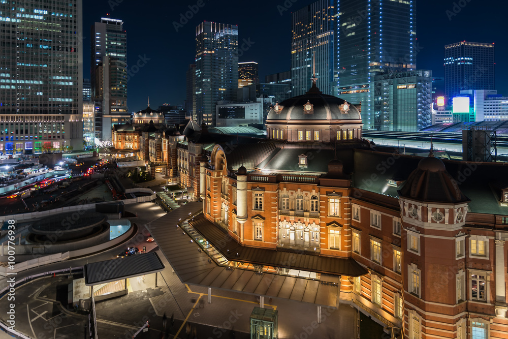 Night view of Tokyo Station

