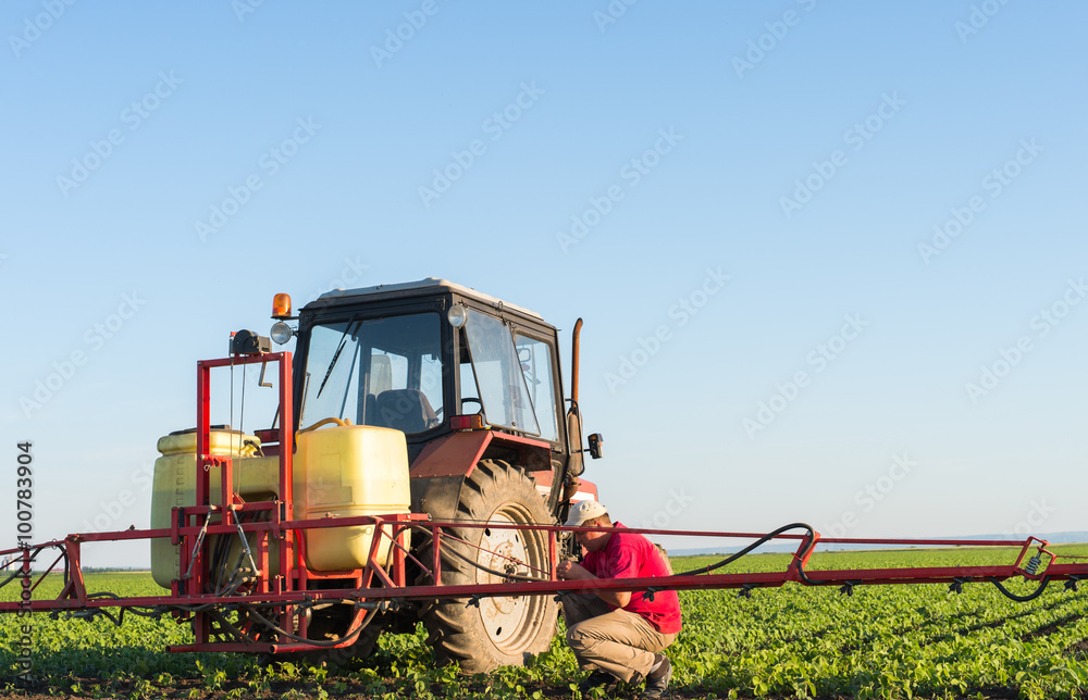 Obraz premium repair of tractors