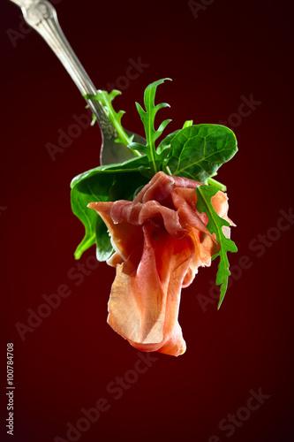 jamon with spinach and arugula