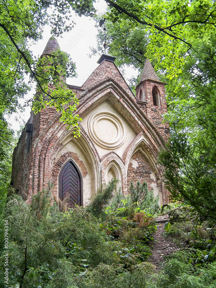 Obraz premium Gothic House in a park in Arkadia, Poland
