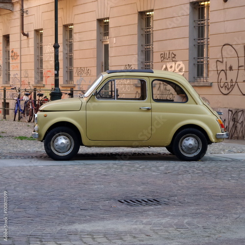Fiat 500 Gialla © enrico scarsi